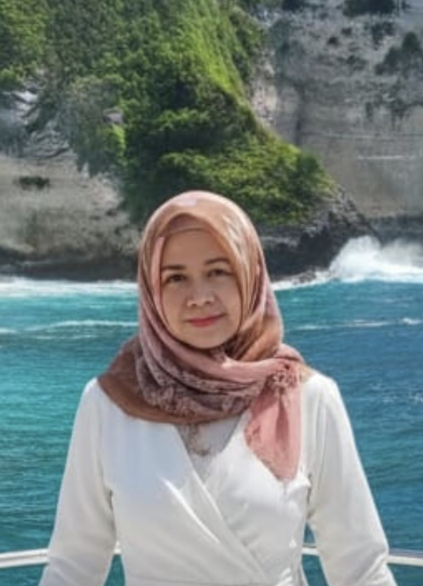 Dra. Sudarwati, M.Si