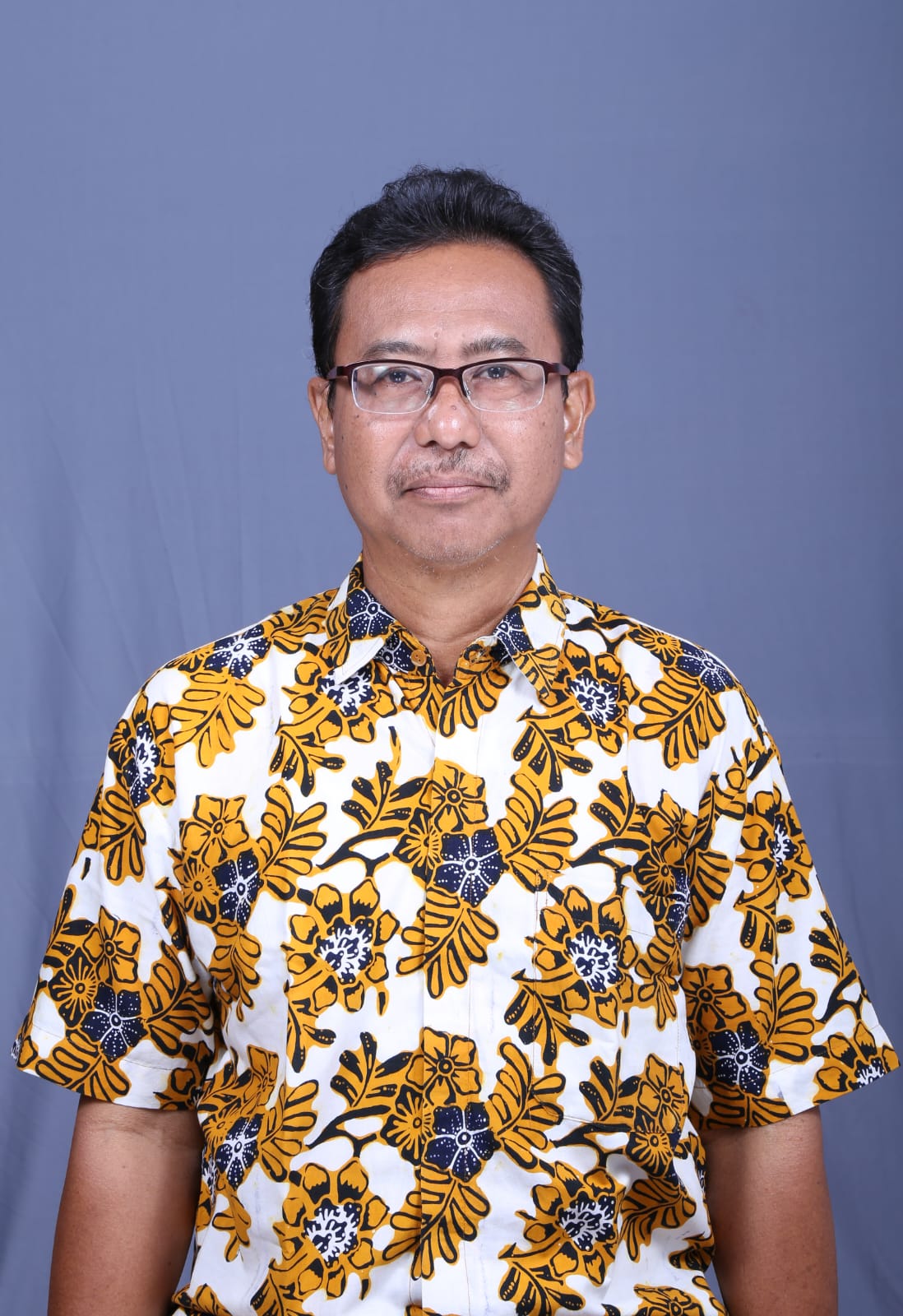 Nur Bandang, SH., MM